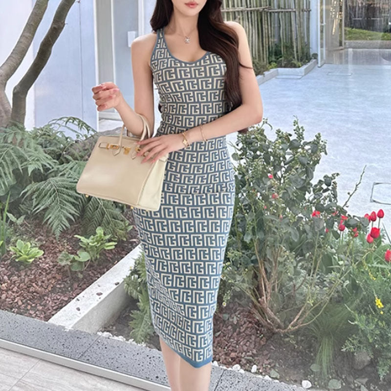 Geometric Jacquard Halter Knitted Dress - Slim - Fit Sleeveless Midi Skirt, Fashionable Commuting Style